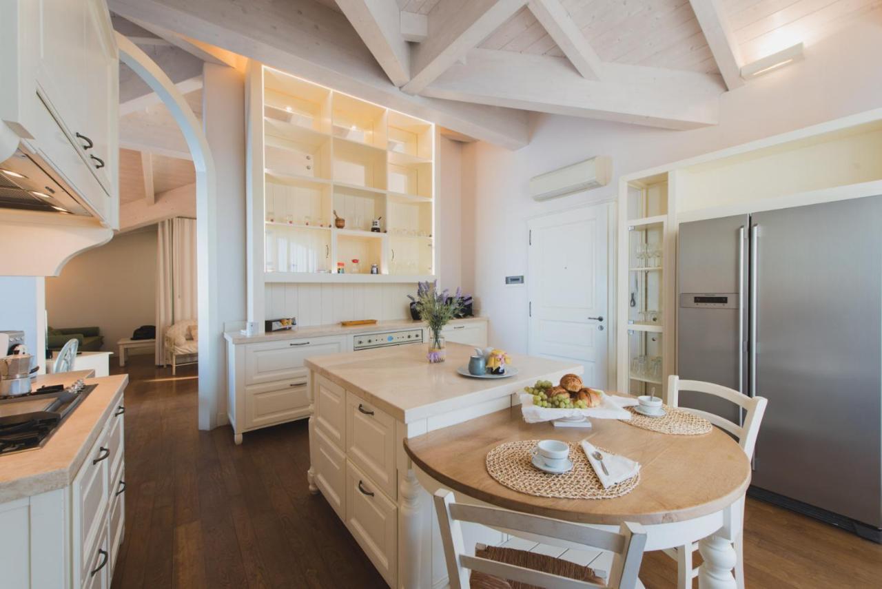Villa Lilla Sulla Spiaggia Di San Vincenzo Luxury Exterior foto
