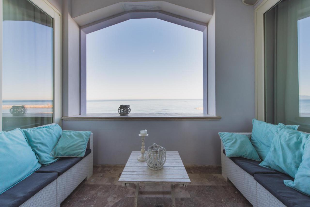Villa Lilla Sulla Spiaggia Di San Vincenzo Luxury Exterior foto