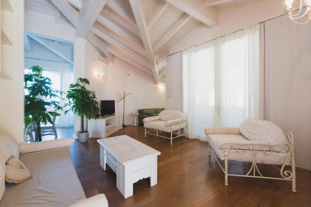 Villa Lilla Sulla Spiaggia Di San Vincenzo Luxury Exterior foto